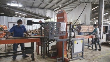 Sawmilling pada Industri Pintu Kayu di Indonesia 